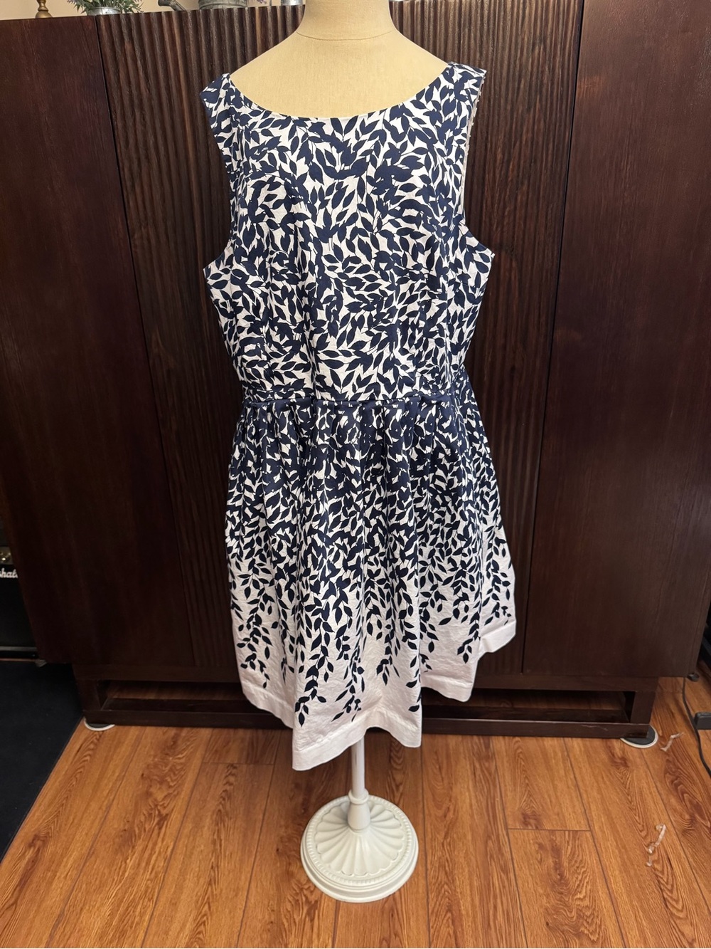 Talbots Navy and White Leaf-Print Sleeveless Dress